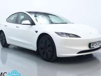 Używany Tesla Model 3 RWD 180 kW (245 KM) 2024 Biały Sedan/Limuzyna