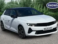 Used Vauxhall Astra Ultimate 130 HP (95 kW) 2025 White Hatchback