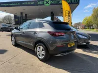 Used Vauxhall Grandland X Business Edition 130 HP (95 kW) 2019 Grey SUV