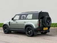 Usado Land Rover Defender First Edition 240 HP (176 kW) 2020 Verde SUV