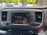 Używany Vauxhall Vivaro 2022 Biały Minivan