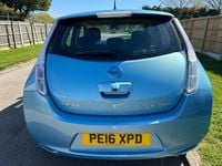 Begagnad Nissan Leaf Acenta 80 kW (109 HK) 2016 Blå Halvkombi