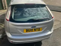 Używany Ford Focus Zetec 2010 Srebrny Hatchback
