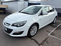 Used Vauxhall Astra Excite 200 HP (147 kW) 2016 White Hatchback