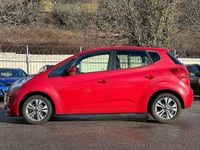 Used Kia Venga 123 HP (90 kW) 2017 Red Hatchback