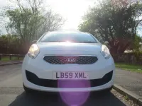 Used Kia Venga 90 HP (66 kW) 2010 White Hatchback