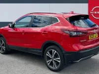 Used Nissan Qashqai N-Connecta 140 HP (102 kW) 2020 Red SUV