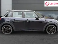 Usado Mini Cooper Hatch 136 CV (100 kW) 2022 Negro Utilitario