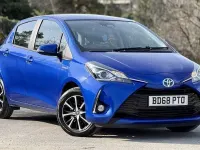 Used Toyota Yaris 100 HP (73 kW) 2018 Blue Hatchback