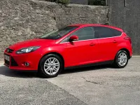 Usado Ford Focus Titanium 125 CV (91 kW) 2012 Rojo Utilitario