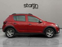 Used Dacia Sandero Essentiel 90 HP (66 kW) 2020 Red SUV
