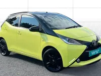 Used Toyota Aygo X-cite 69 HP (50 kW) 2016 Yellow Hatchback