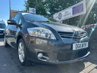 Used Toyota Auris 132 HP (97 kW) 2011 Grey Hatchback