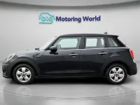 Usado Mini Cooper Classic 134 CV (98 kW) 2022 Azul Utilitario