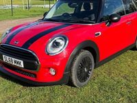 Used Mini ONE Hatch 102 HP (75 kW) 2018 Red Hatchback