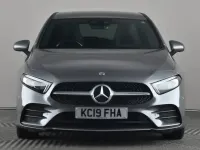 Usado Mercedes A200 AMG Line Premium 163 CV (119 kW) 2019 Gris Utilitario