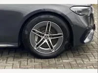 Usado Mercedes E220 AMG line 194 CV (142 kW) 2025 Gris Berlina