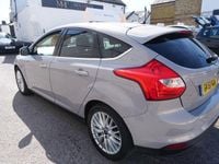 Used Ford Focus Zetec 125 HP (91 kW) 2011 Silver Hatchback