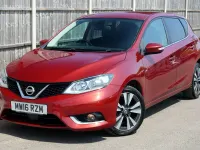 Used Nissan Pulsar N-Connecta 110 HP (80 kW) 2016 Red Hatchback