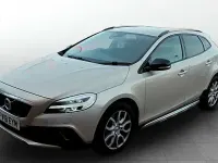 Used Volvo V40 Pro 152 HP (111 kW) 2018 Gold Hatchback