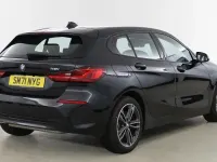 Usado BMW 118 Sport Line 134 HP (98 kW) 2022 Preto Citadino