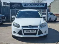 Used Ford Focus Zetec 2014 White Hatchback