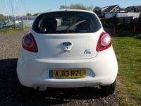 Usado Ford Ka 69 HP (50 kW) 2013 Branco Citadino