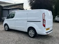 Usado Ford Transit Custom Limited 130 CV (95 kW) 2021 Blanco Van