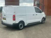 Used Vauxhall Vivaro 100 HP (73 kW) 2022 White MPV