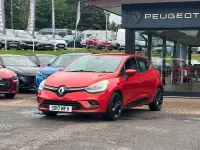 Used Renault Clio Dynamique 90 HP (66 kW) 2017 Red Hatchback