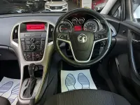Used Vauxhall Astra GTC Sport 165 HP (121 kW) 2014 White Hatchback