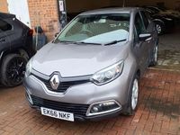 Usado Renault Captur Dynamique 90 HP (66 kW) 2016 Cinzento SUV