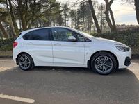 Begagnad BMW 225 Sport Line 2018 Vit Halvkombi