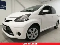Used Toyota Aygo Style 67 HP (49 kW) 2013 White Hatchback