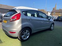 Used Ford Fiesta Zetec 82 HP (60 kW) 2016 Silver Hatchback
