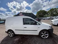 Begagnad VW Caddy Startline 102 HK (75 kW) 2015 Vit Minibuss