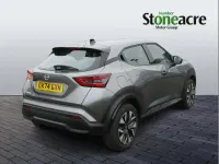 Usado Nissan Juke Acenta Premium 114 HP (83 kW) 2025 Cinzento SUV