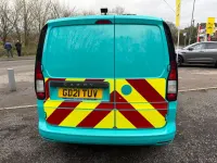 Usado VW Caddy S 102 CV (75 kW) 2021 Blanco Monovolumen