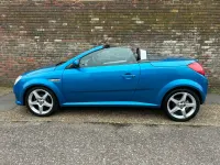 Second-hand Vauxhall Tigra 123 CP (90 kW) 2005 Albastru Cabrio
