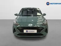 Usado Hyundai i10 Advanced 67 HP (49 kW) 2024 Verde Citadino