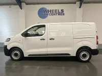 Used Citroën Dispatch 100 HP (73 kW) 2023 White MPV