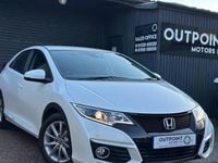 Used Honda Civic SE Plus 120 HP (88 kW) 2015 White Hatchback