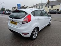 Usado Ford Fiesta Zetec 2017 Blanco Utilitario