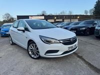Used Vauxhall Astra Design Edition 125 HP (91 kW) 2016 White Hatchback