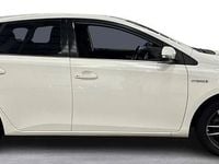 Used Toyota Auris Plus 136 HP (100 kW) 2014 White Hatchback