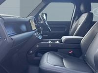 Used Land Rover Defender SE Dynamic 249 HP (183 kW) 2025 Estate