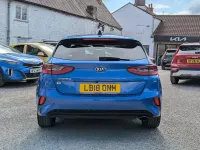Usado Kia Ceed First Edition 138 HP (101 kW) 2018 Azul Citadino