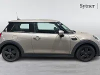 Usado Mini ONE Classic 101 CV (74 kW) 2022 Gris Utilitario