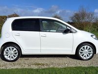 Used VW up! move up! 60 HP (44 kW) 2018 White Hatchback