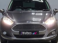 Usado Ford Fiesta Titanium 95 HP (69 kW) 2016 Cinzento Citadino